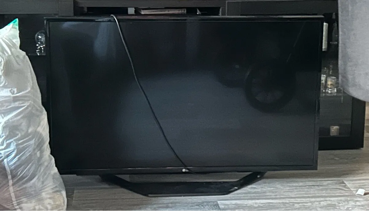 LG 43 inch TV - Image 2
