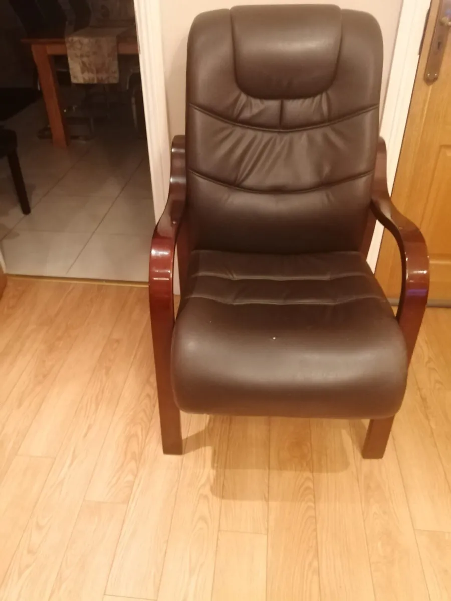 Orthopaedic armchair