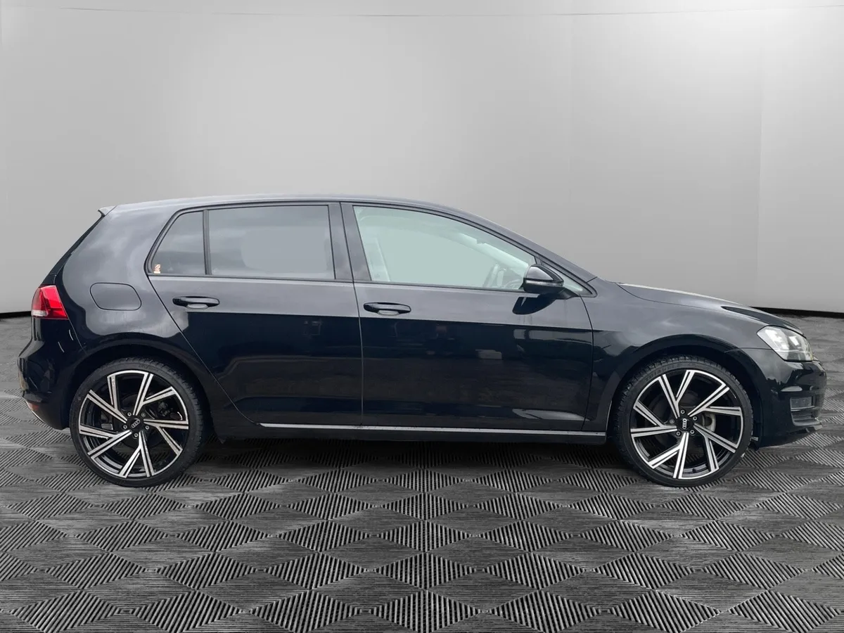 VW GOLF COMFORTLINE DSG -LOW KM - Image 3
