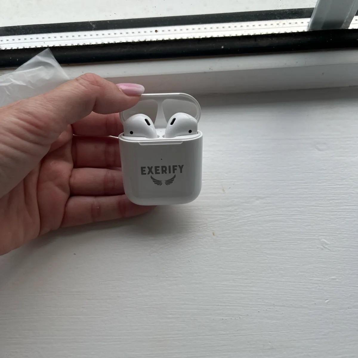 Ear Pods - Image 1