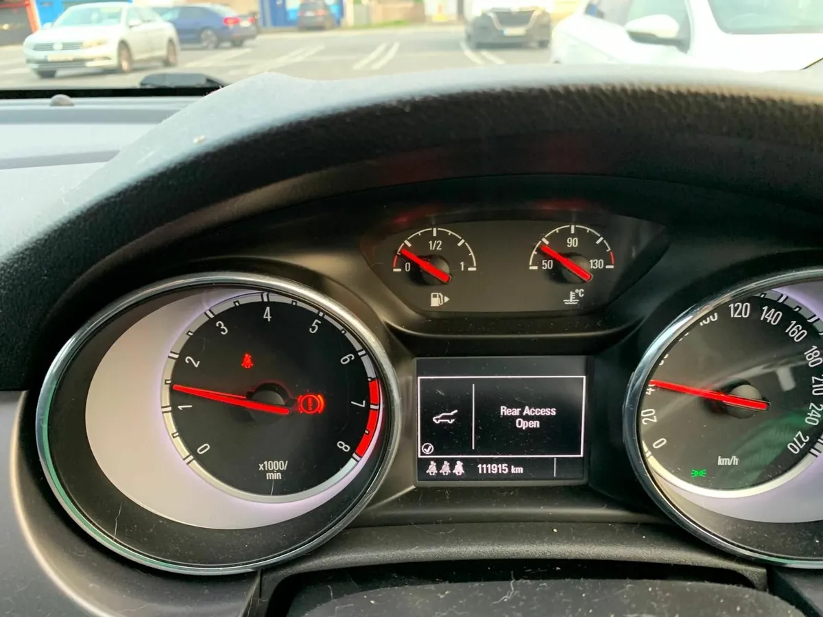 Car - Image 4