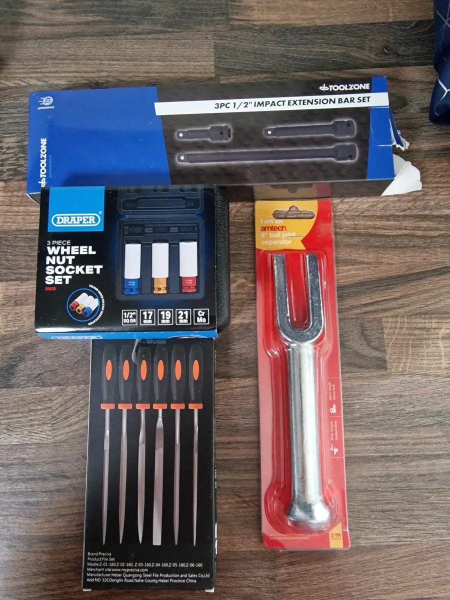 Various items - Image 1