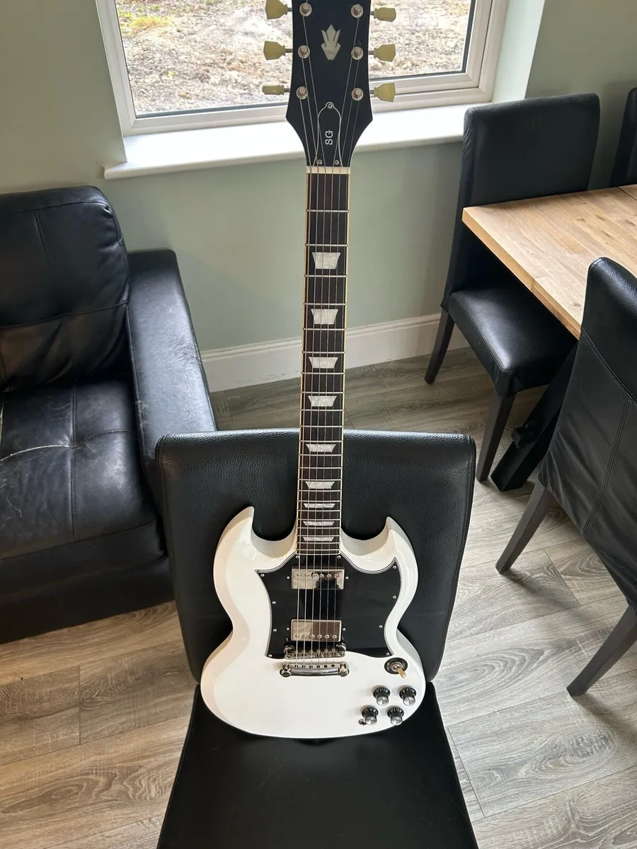 Epiphone SG standard guitar - Image 2