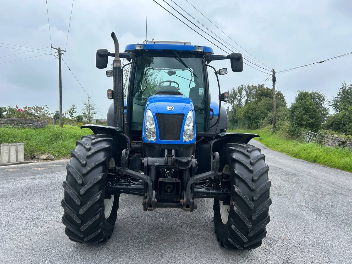 2004 New Holland TS135A - Image 2