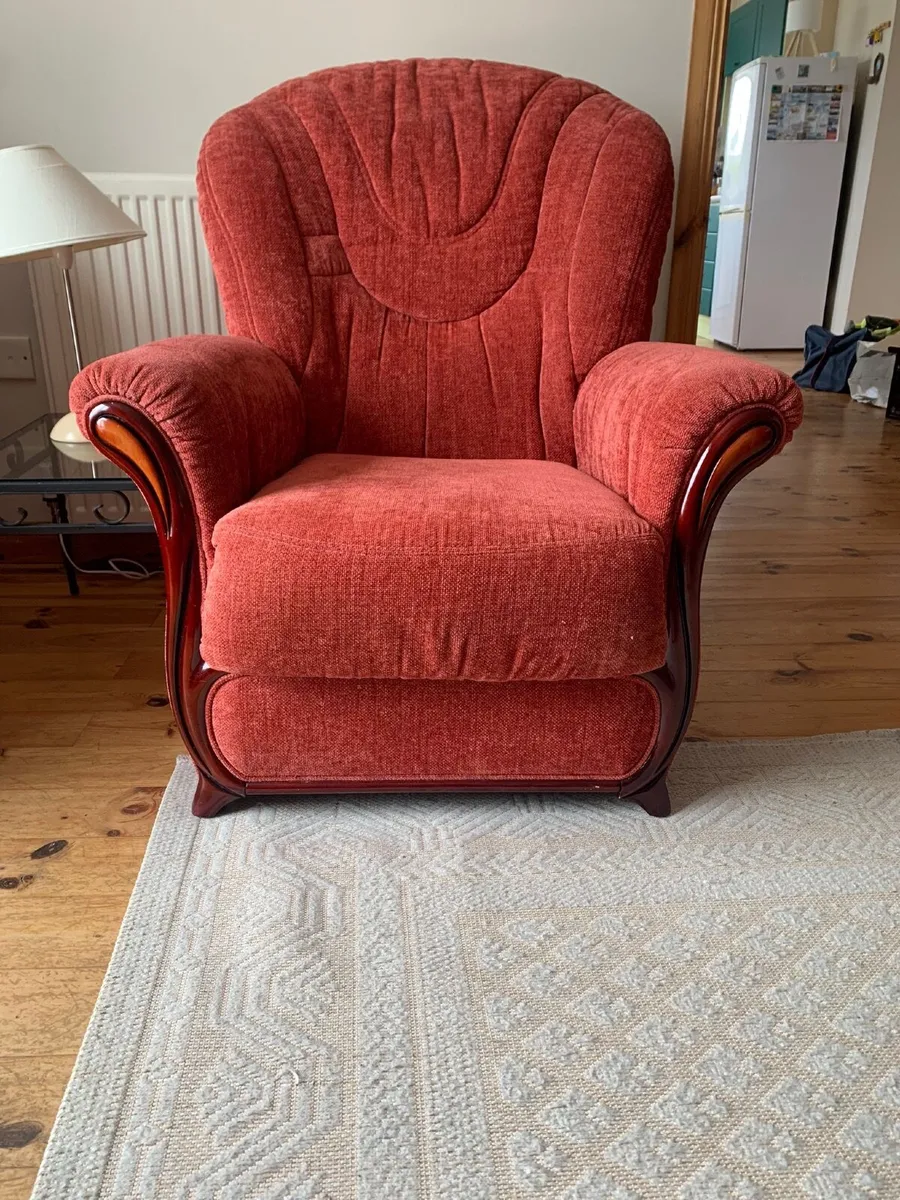 Sofa & 2 arm chairs - Image 1