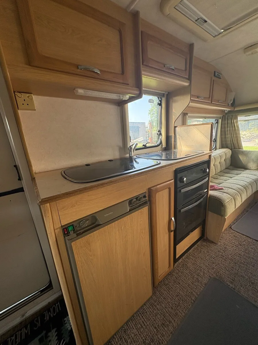 *BARGAIN* Elddis avante 5 berth Caravan - Image 4