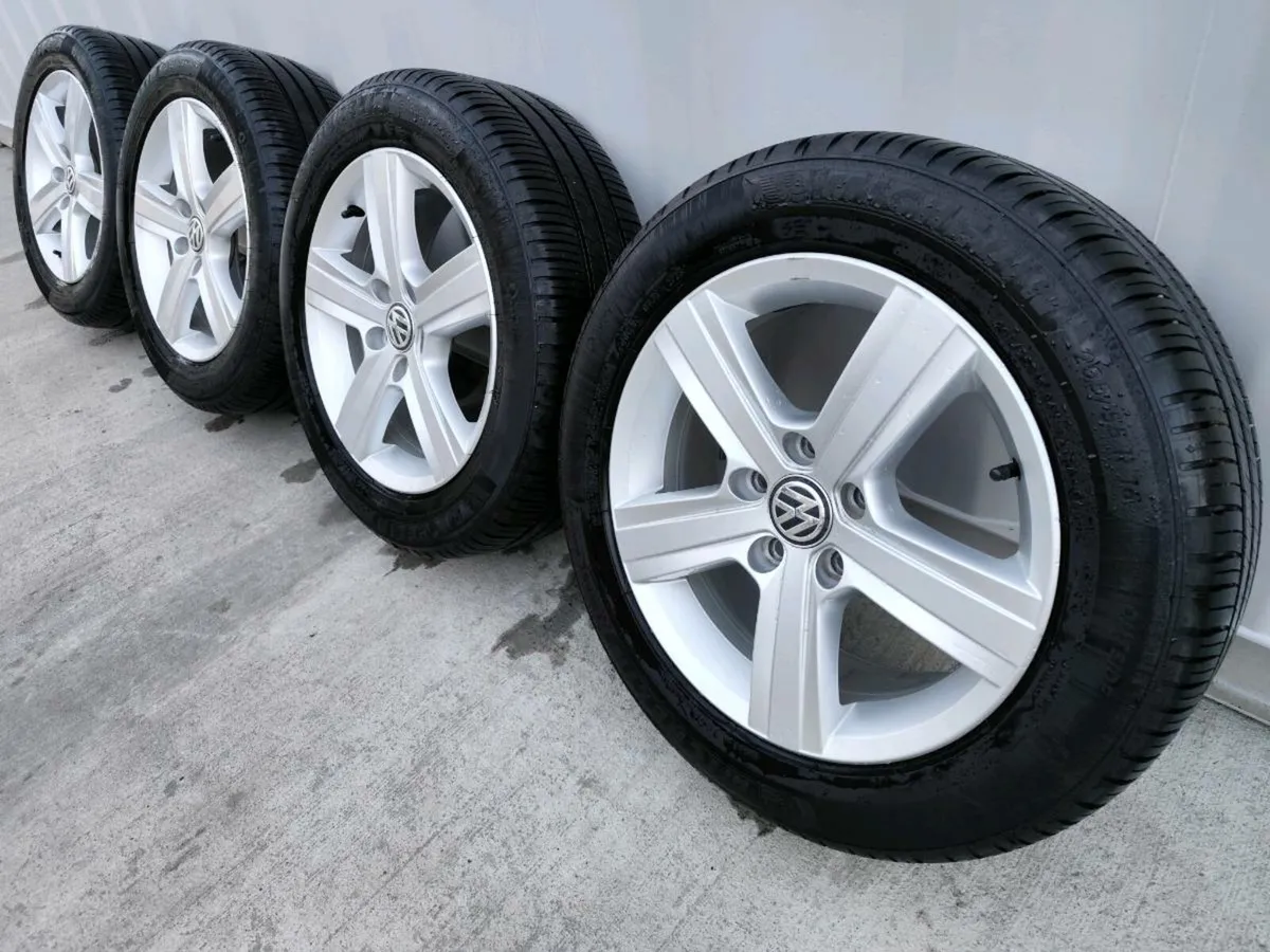 17" VW alloy wheels. Pristine condition. - Image 1