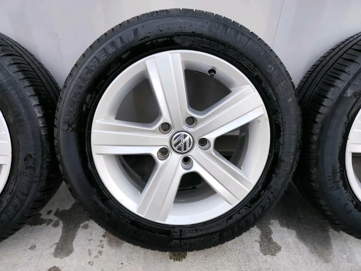 17" VW alloy wheels. Pristine condition. - Image 4