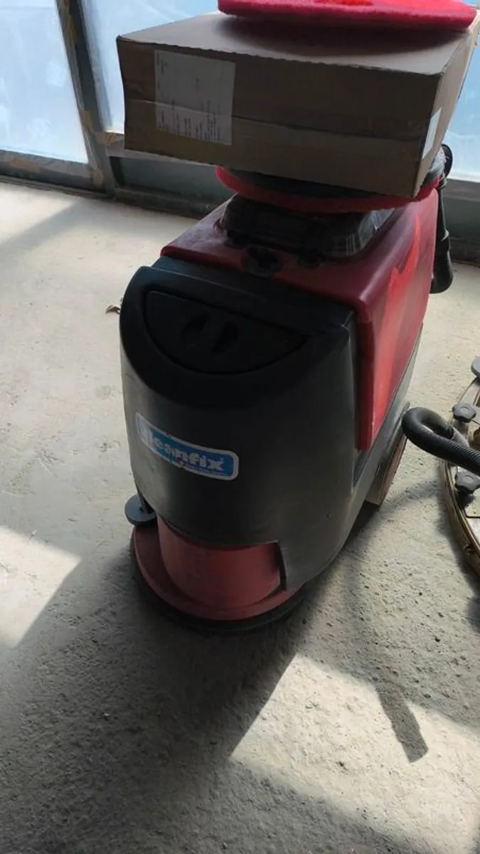 Scrubber dryer - Image 1