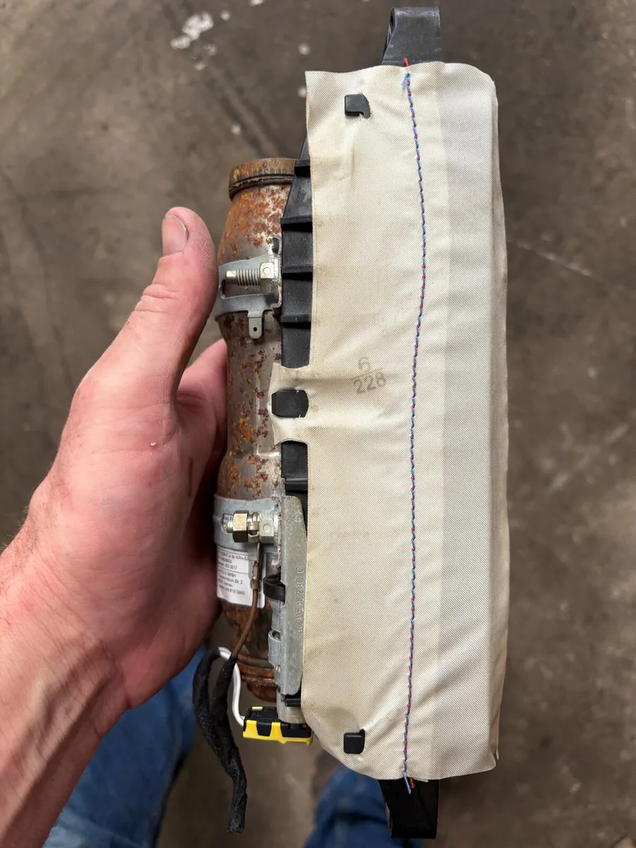 Audi A6 C7 airbags and seatbelt - Image 2