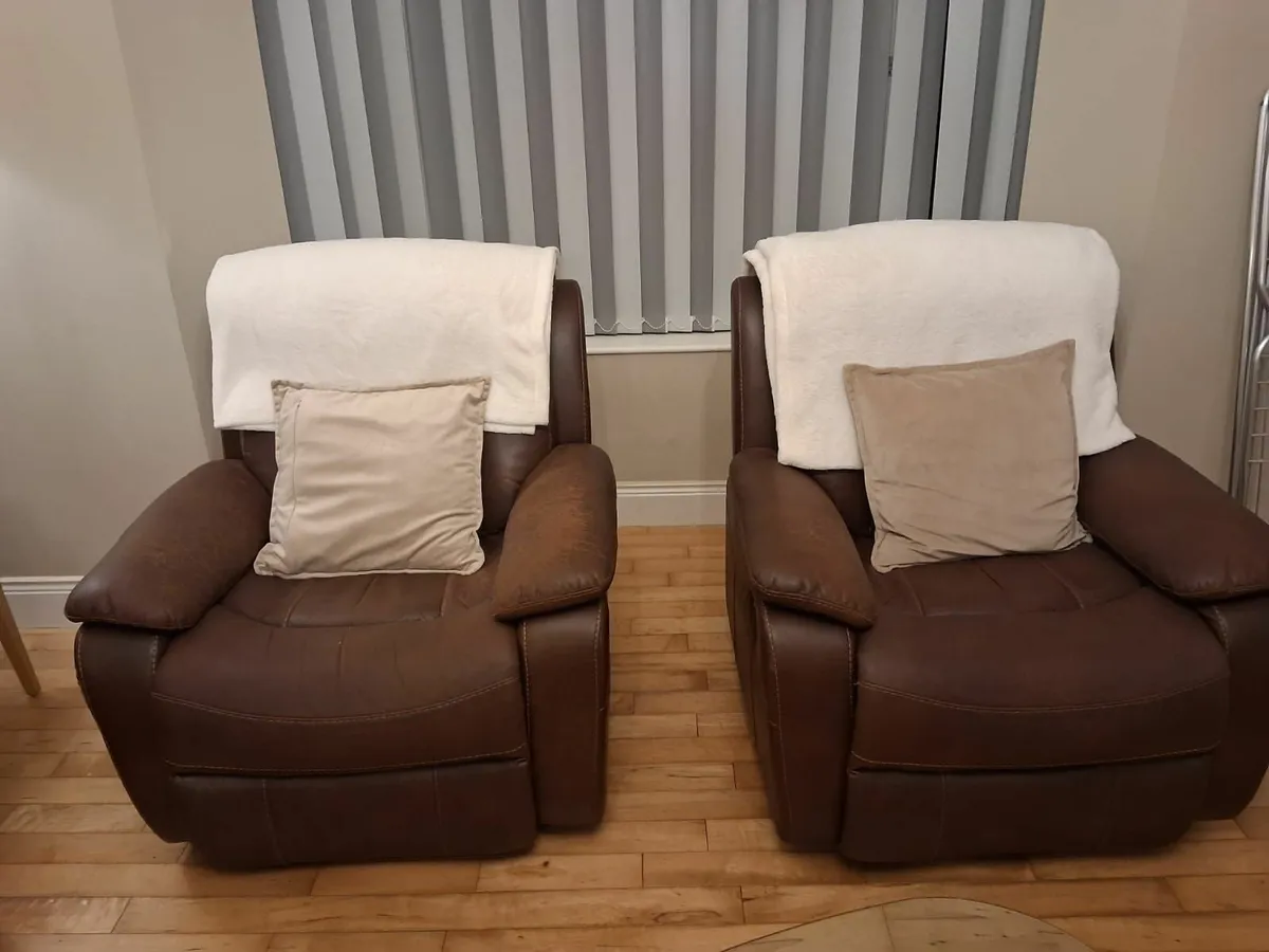 Leather Suite - Image 2