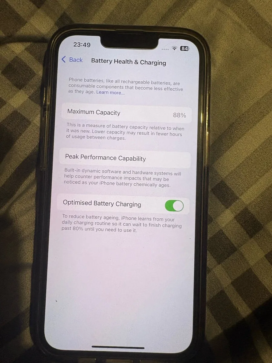 iPhone 13 - Image 2