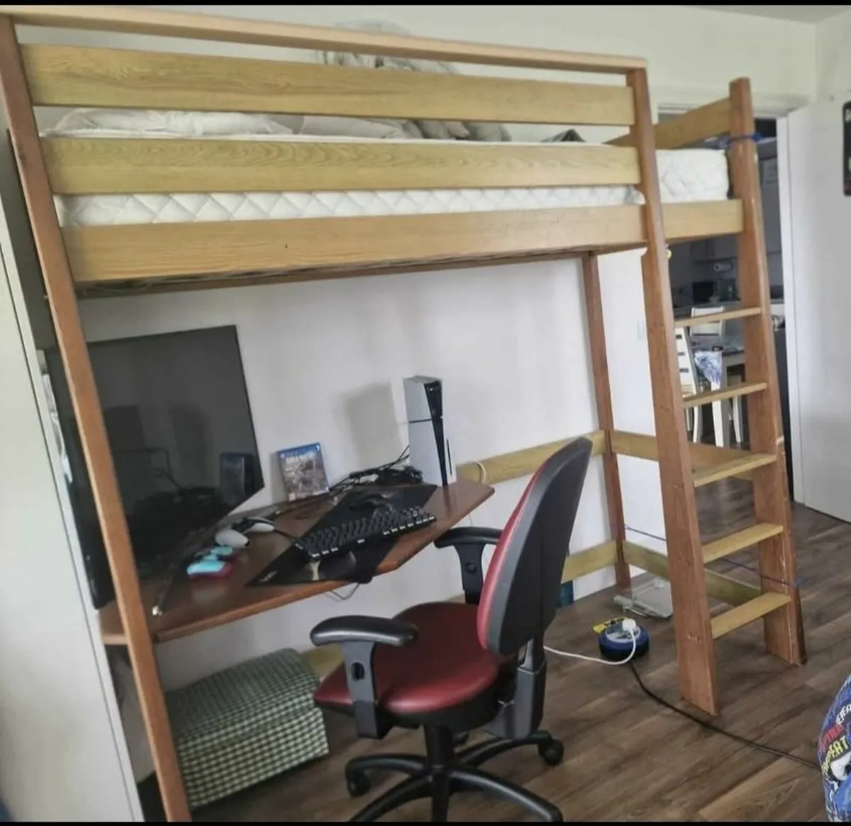 Bunk bed - Image 1