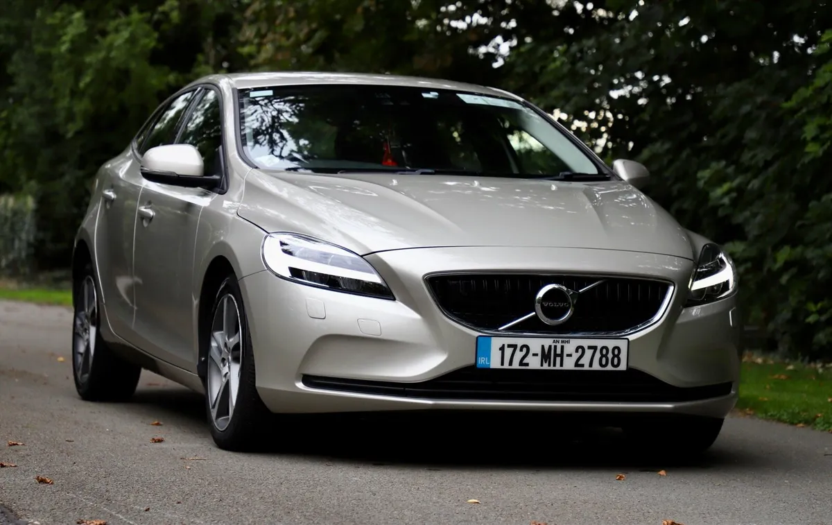 Volvo V40 D4 Auto - Image 3