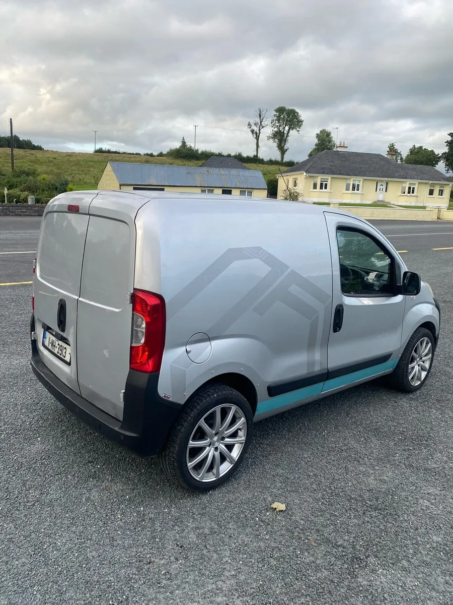 Peugeot van - Image 4