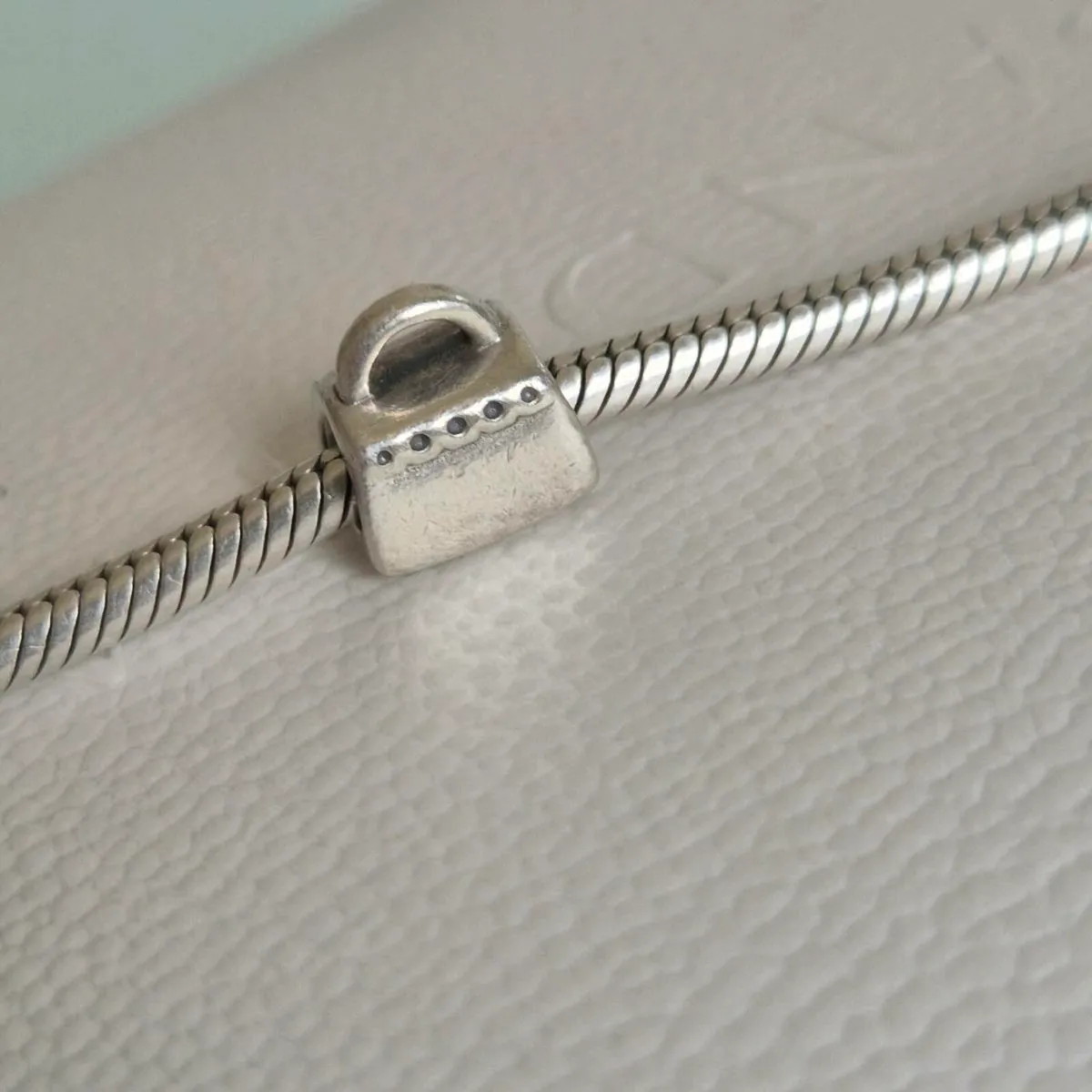 Pandora charm bag with stone pink in great used co - Image 4