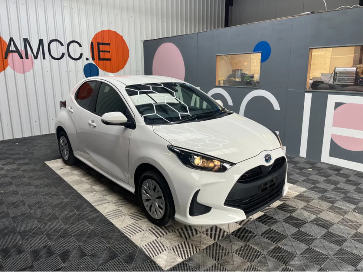 Toyota Yaris 1.5 HYBRID / 79K KMS / AUTOMATIC / RE - Image 1