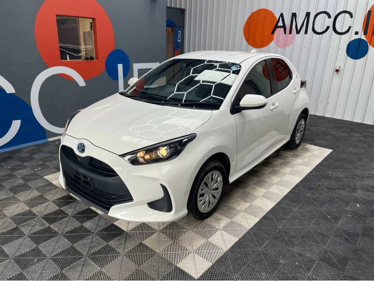 Toyota Yaris 1.5 HYBRID / 79K KMS / AUTOMATIC / RE - Image 3