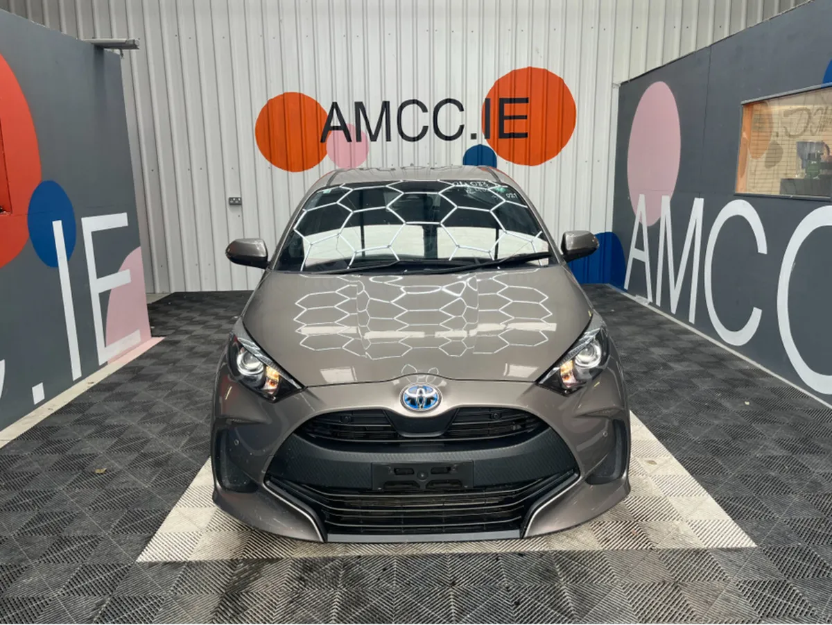 Toyota Yaris 1.5 HYBRID / 73K KMS / AUTOMATIC / RE - Image 2