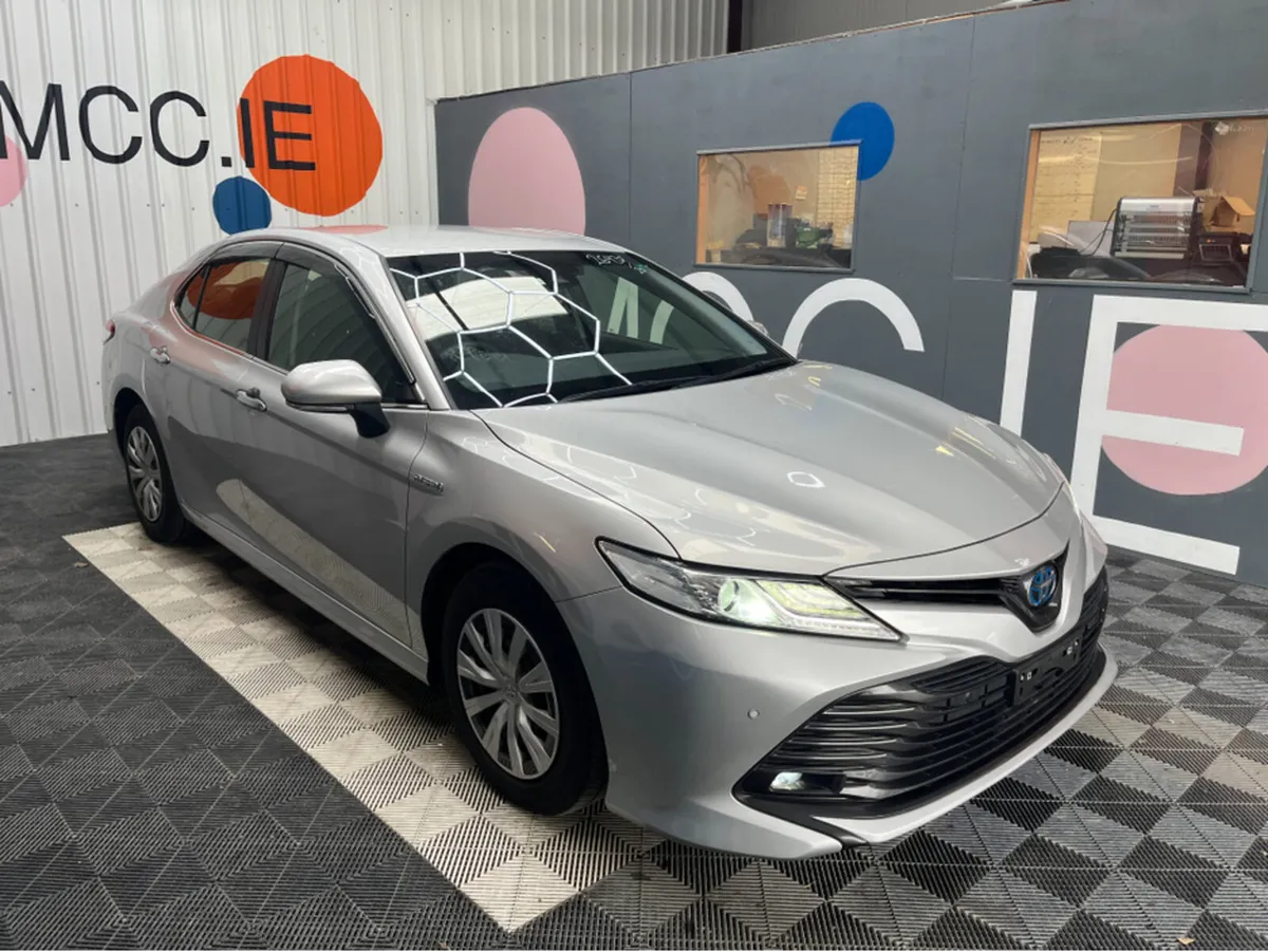 Toyota Camry 2.5 HYBRID / 83K KMS / AUTOMATIC / RE - Image 1