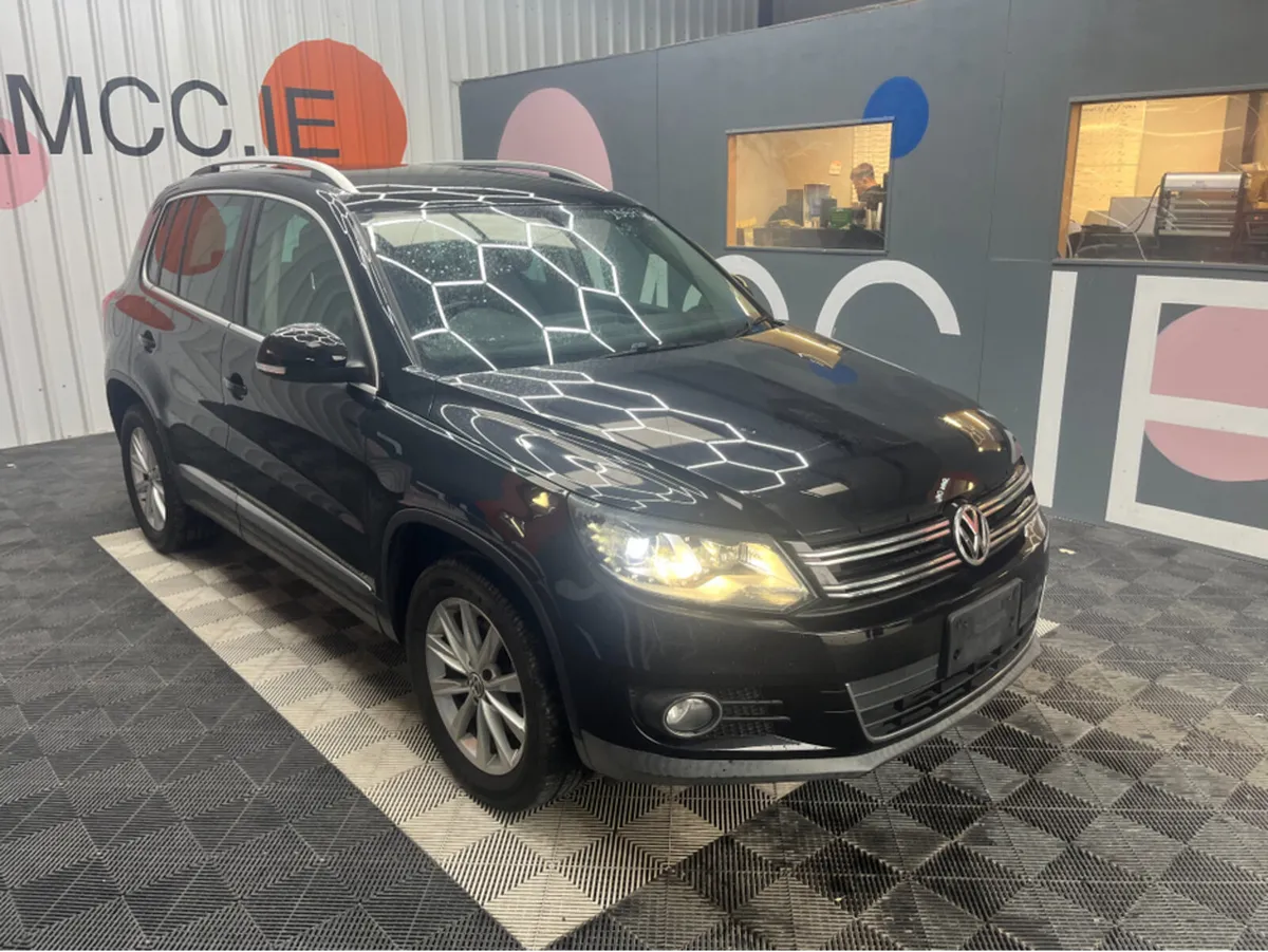 Volkswagen Tiguan 1.4 PETROL / 68K KMS / AUTOMATIC - Image 1
