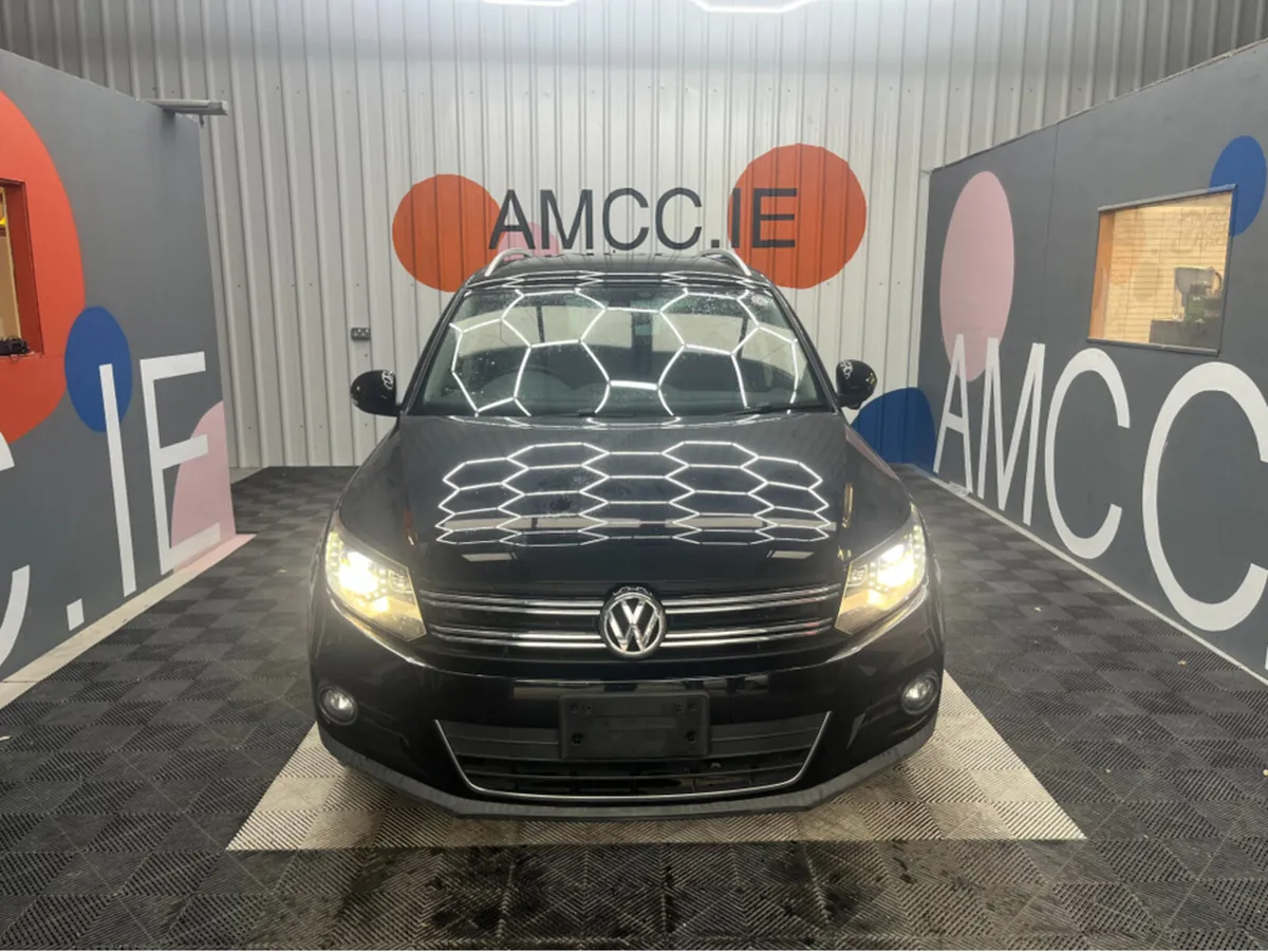 Volkswagen Tiguan 1.4 PETROL / 68K KMS / AUTOMATIC - Image 2
