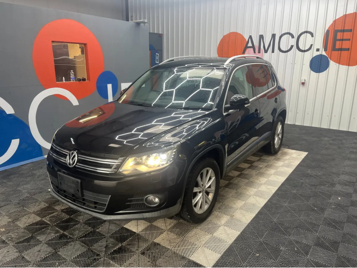 Volkswagen Tiguan 1.4 PETROL / 68K KMS / AUTOMATIC - Image 3