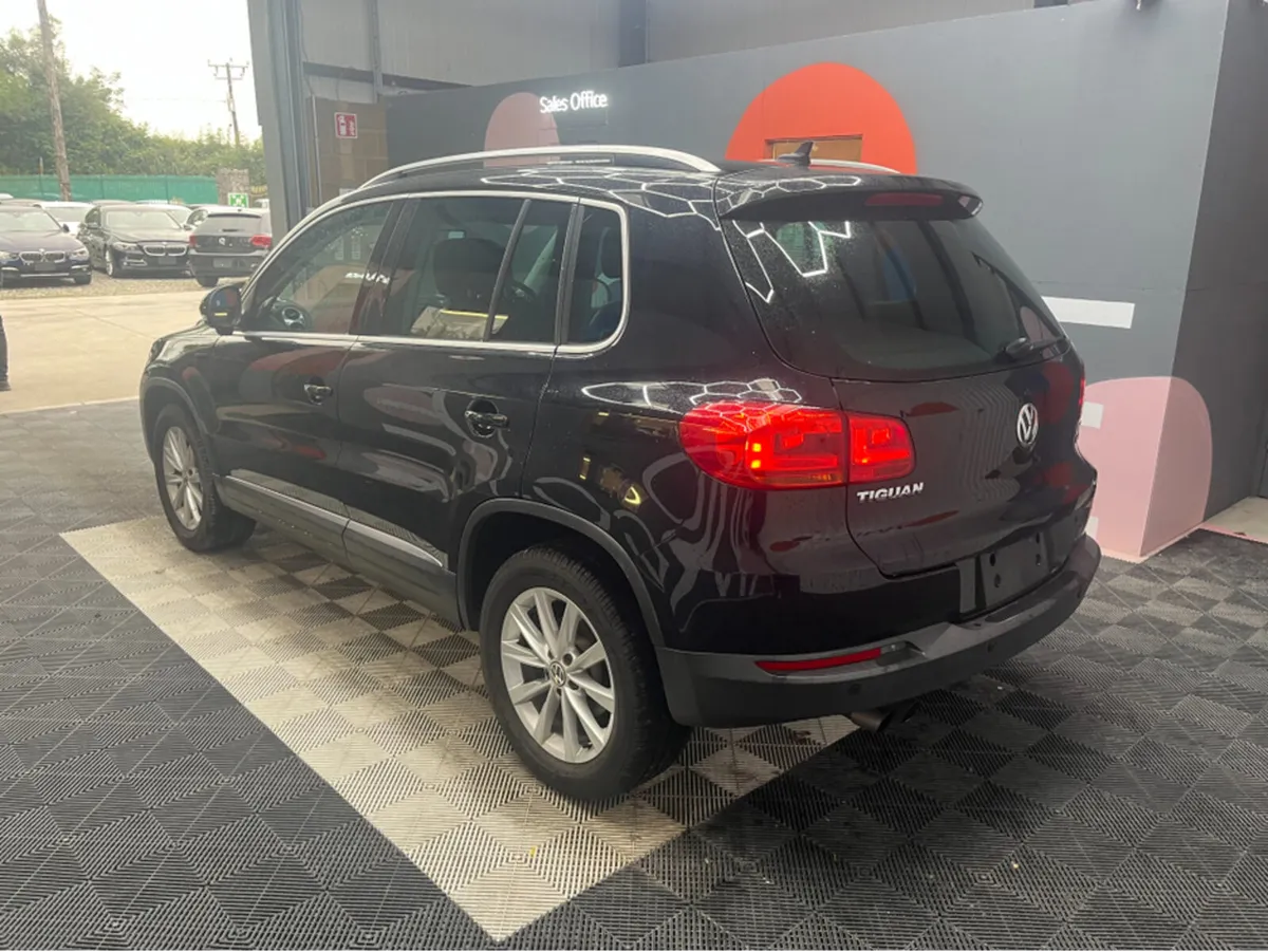 Volkswagen Tiguan 1.4 PETROL / 68K KMS / AUTOMATIC - Image 4