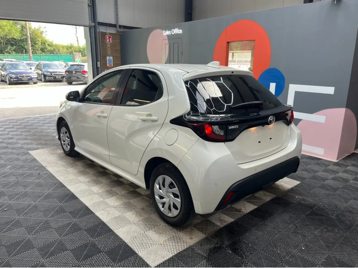 Toyota Yaris 1.0 PETROL / 69K KMS / AUTOMATIC / RE - Image 4