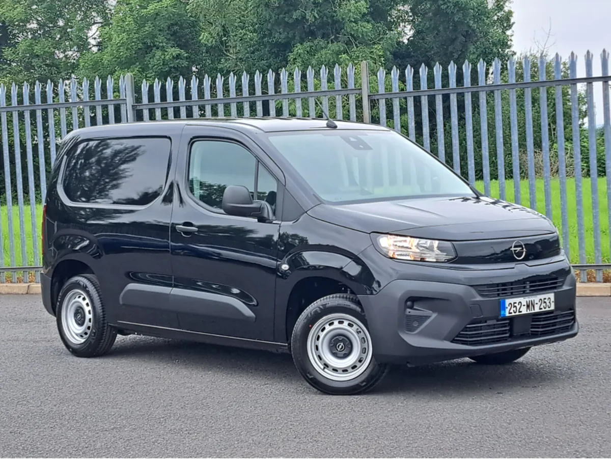 Opel Combo KOMFORT 1.5TD 100BHP L1H1 - Image 2