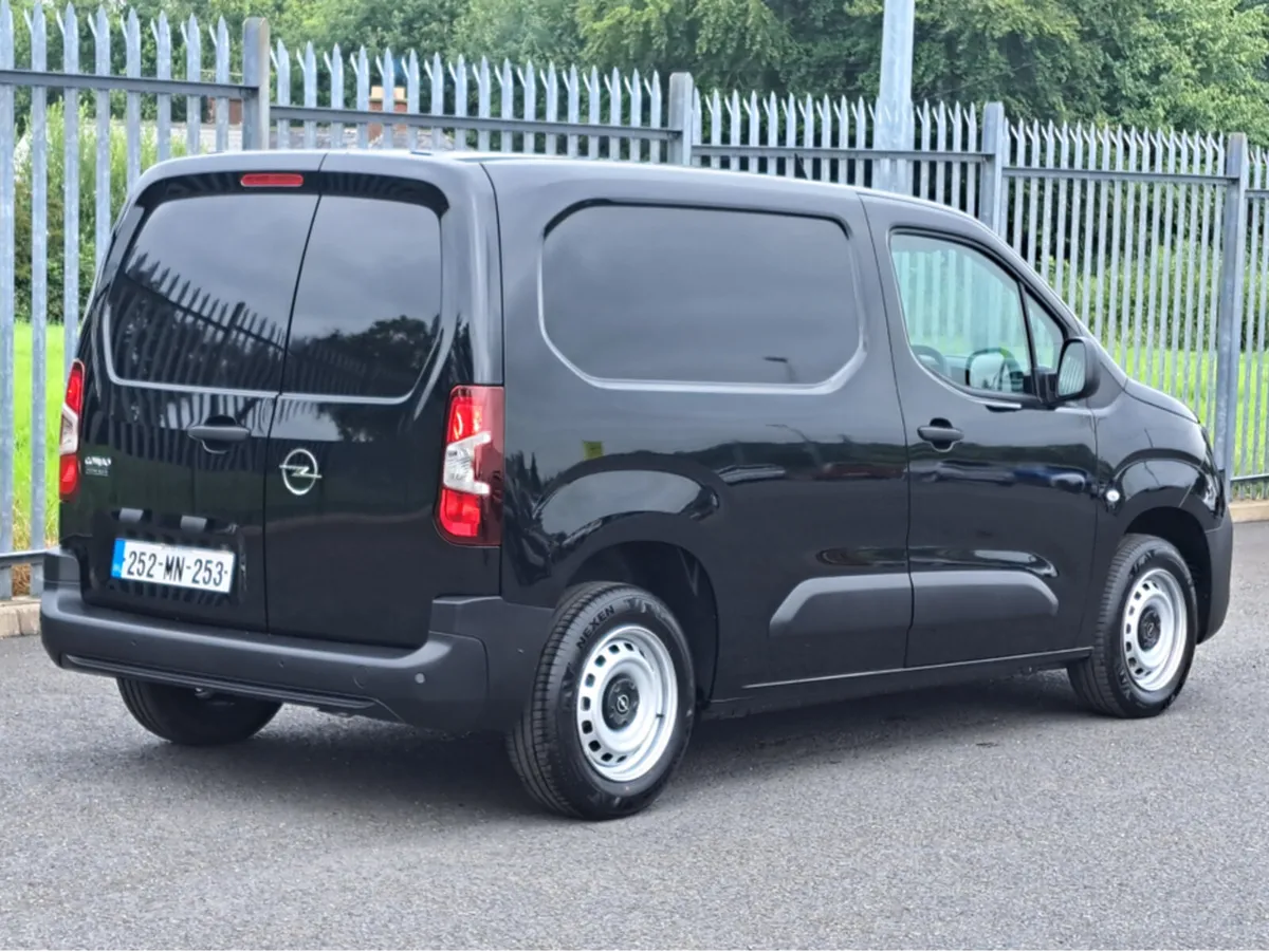 Opel Combo KOMFORT 1.5TD 100BHP L1H1 - Image 4