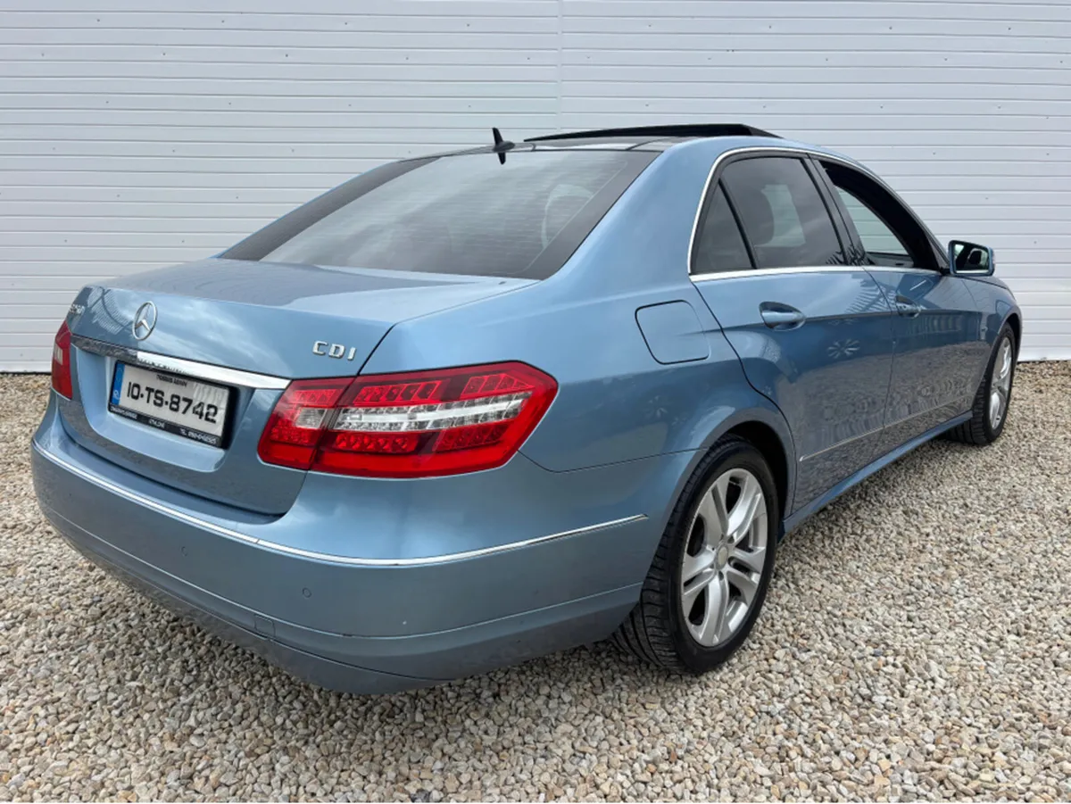 Mercedes-Benz E-Class E250 CDI BLUE EFFICIENCY AVA - Image 3