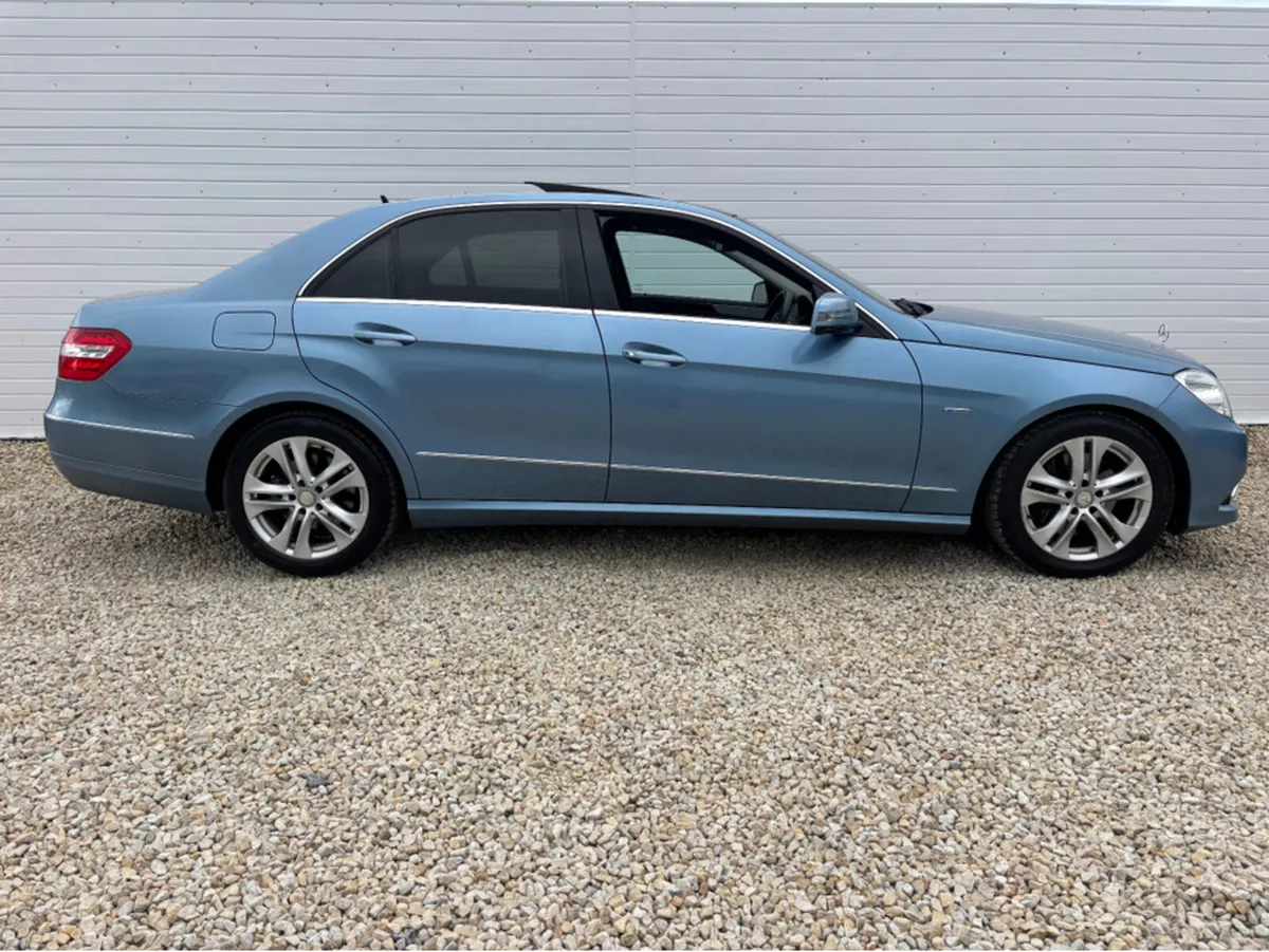 Mercedes-Benz E-Class E250 CDI BLUE EFFICIENCY AVA - Image 4