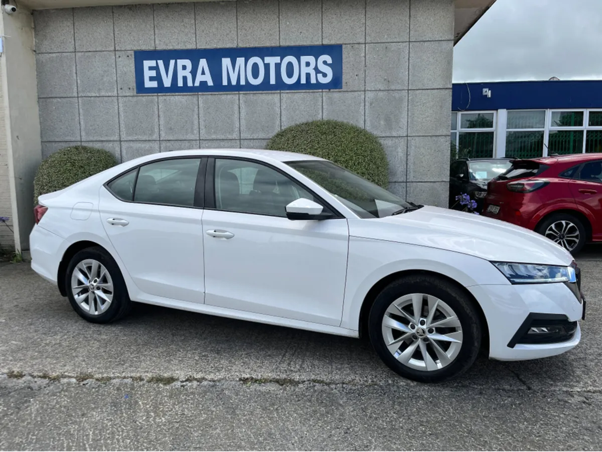 Skoda Octavia AMBITION 1.0 PETROL //LOW MILES// - Image 2