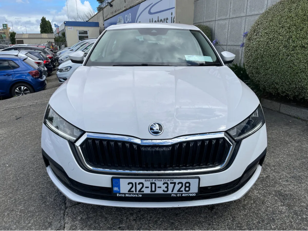 Skoda Octavia AMBITION 1.0 PETROL //LOW MILES// - Image 3