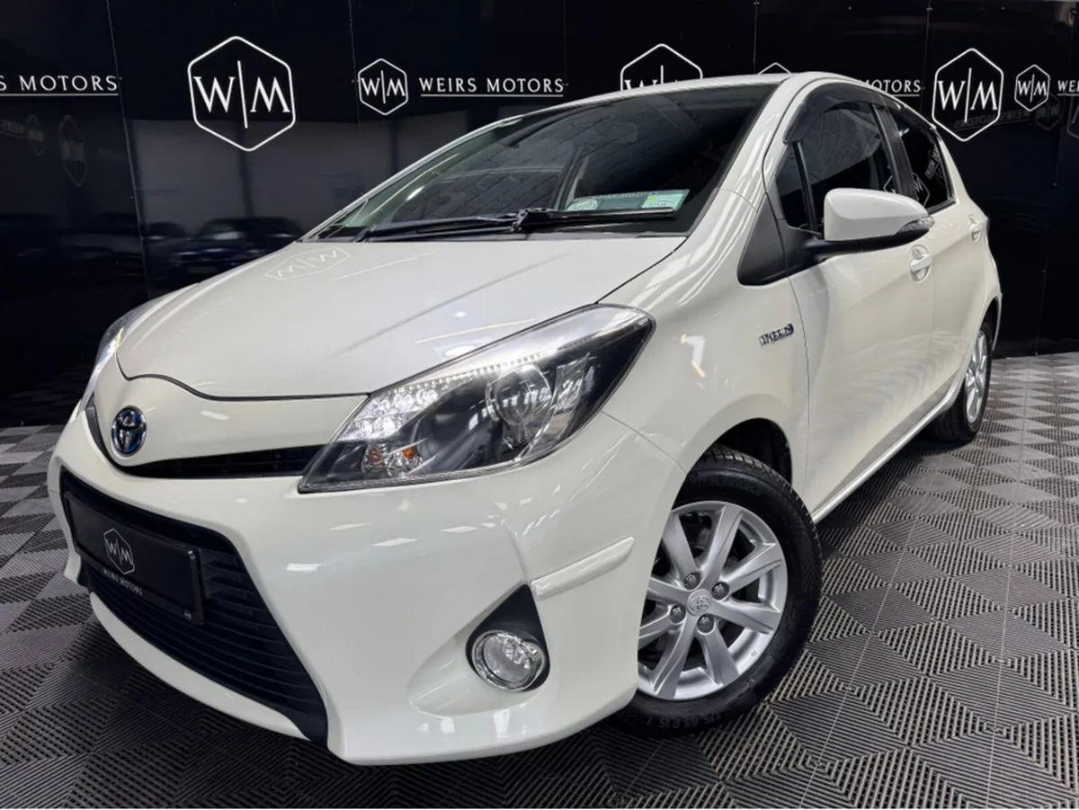 Toyota Yaris HYBRID LUXURY 4DR AUTO / ONE OWNER IR - Image 1