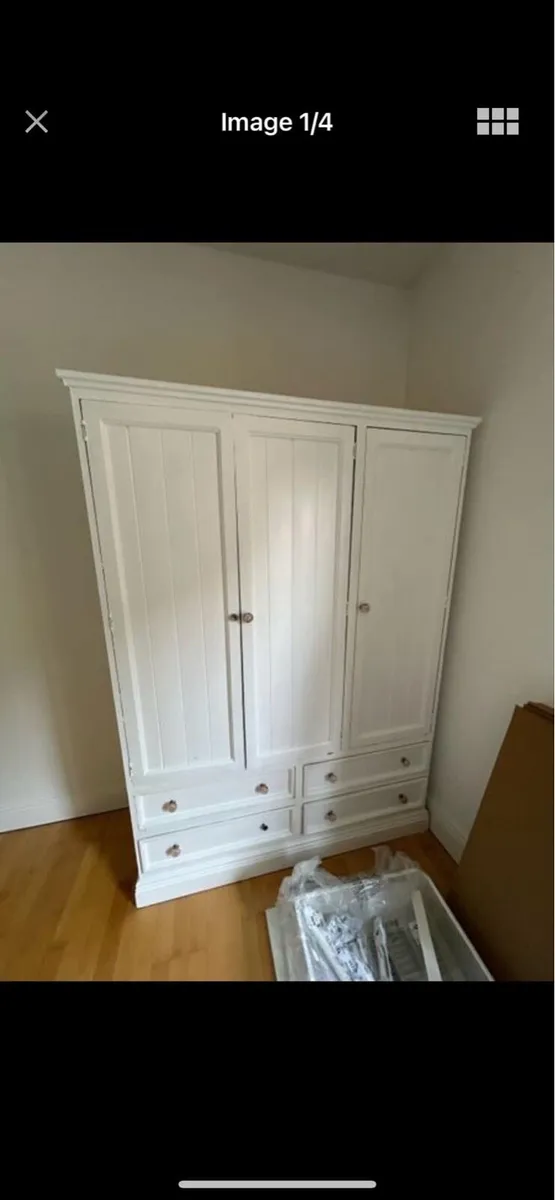 Triple wardrobe - Image 1