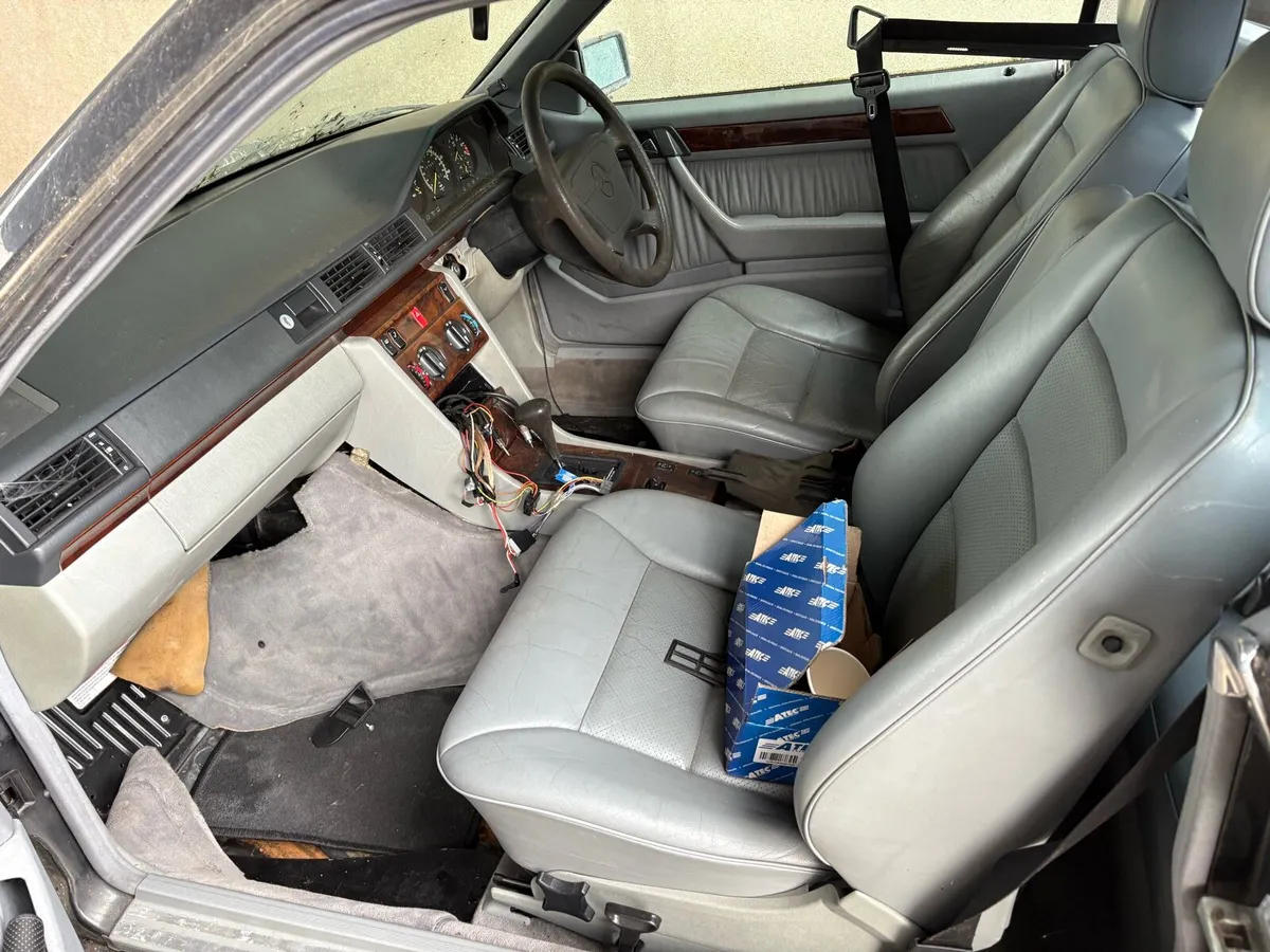 Mercedes Benz w124 - Image 4