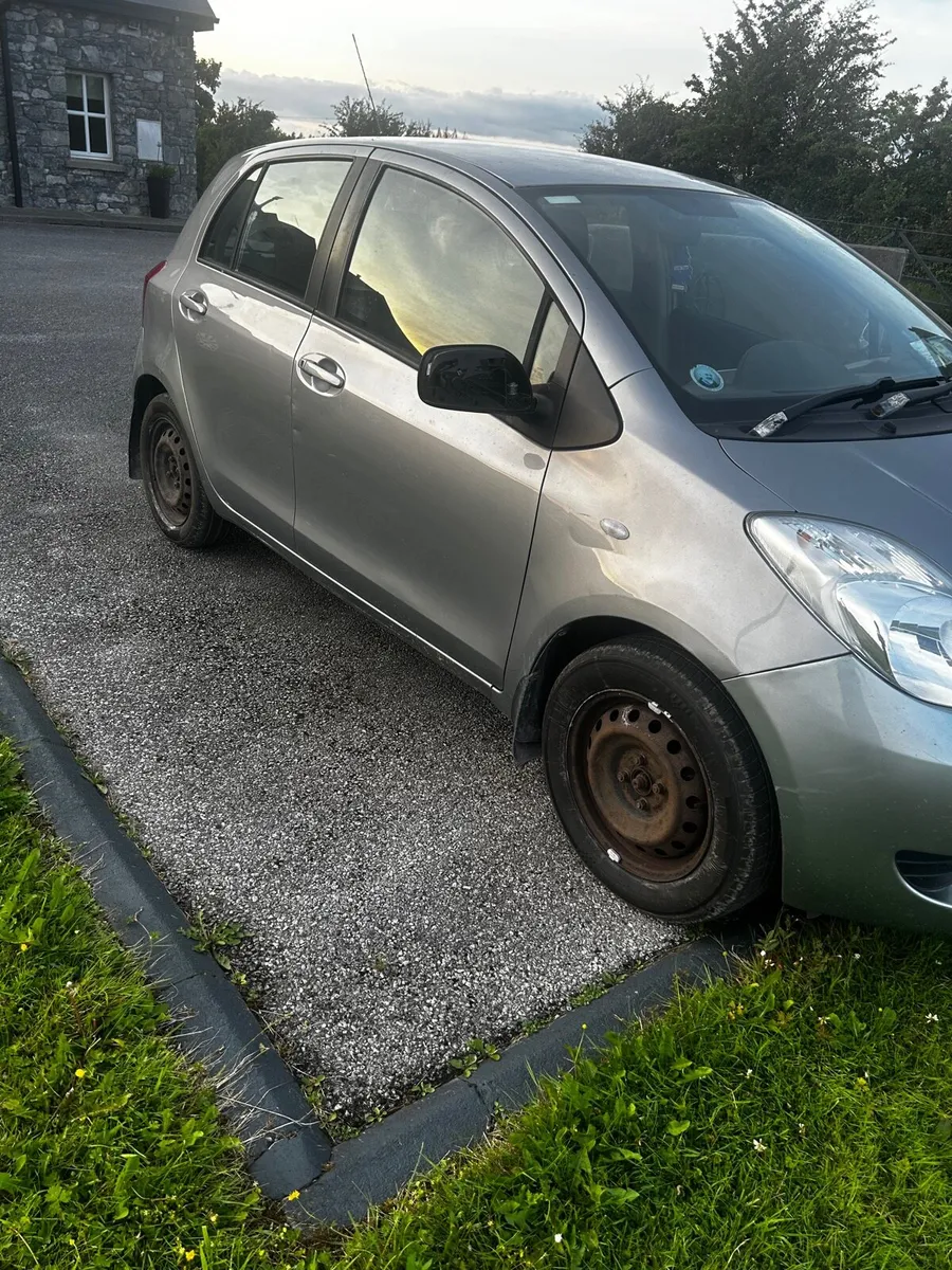 Toyota Yaris - Image 2