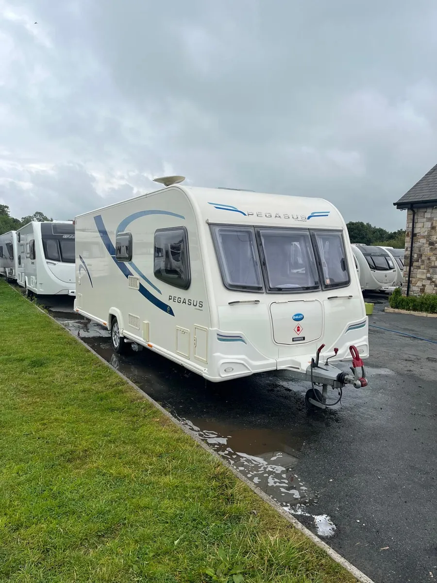 ✨STUNNING BAILEY PEGASUS 4 BERTH FIXED BED✨ - Image 4