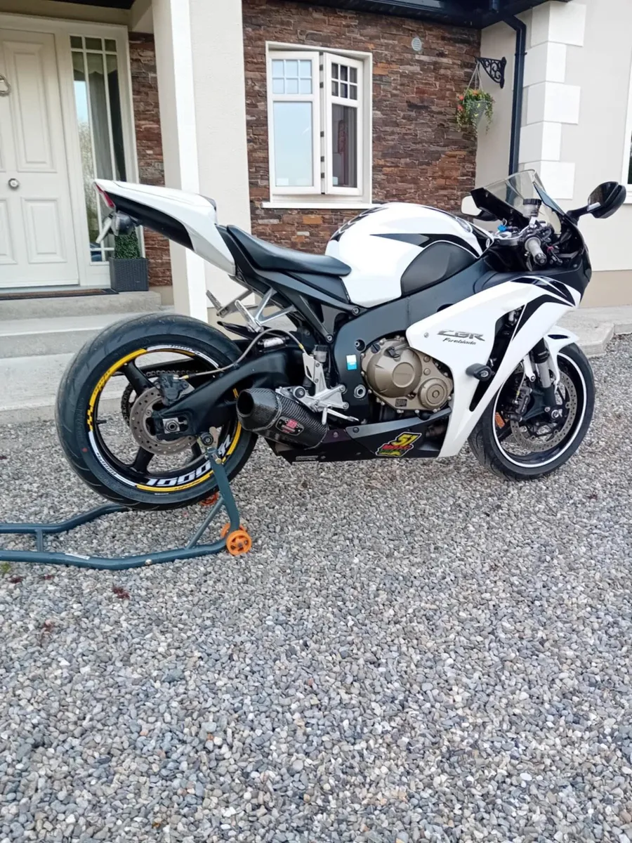 Honda Fireblade RR8 2008 - Image 2