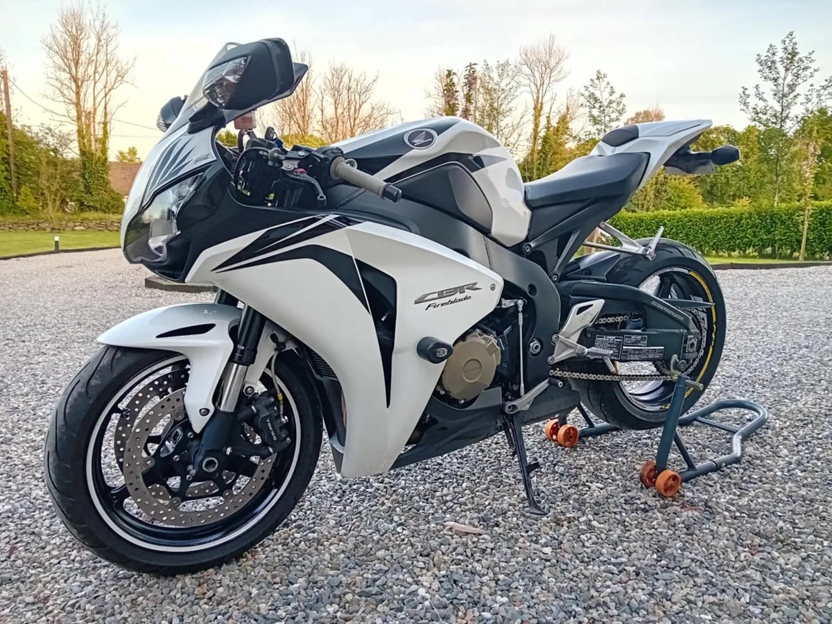Honda Fireblade RR8 2008 - Image 4