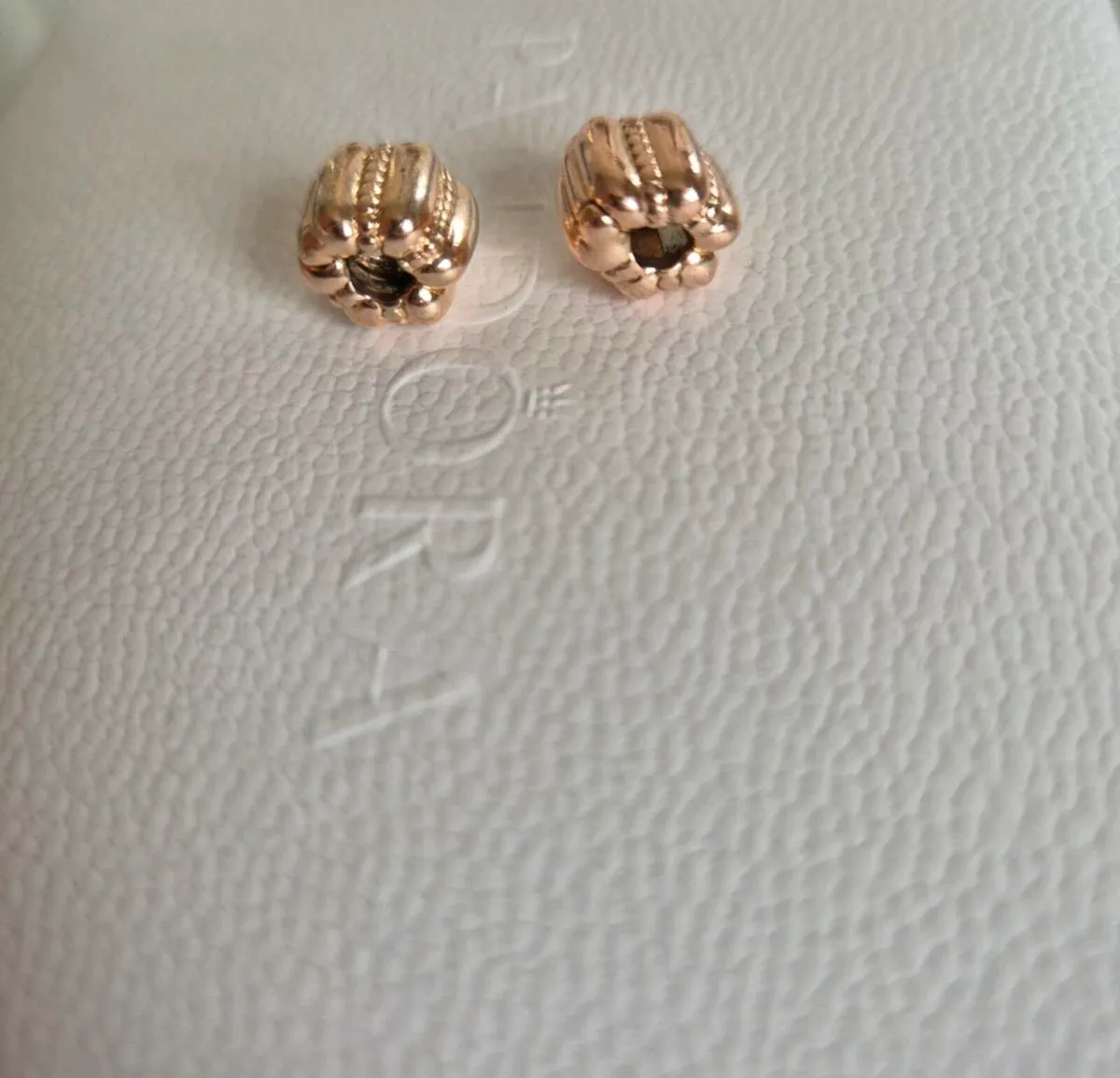 Pandora charm clips rose gold in great condition - Image 1