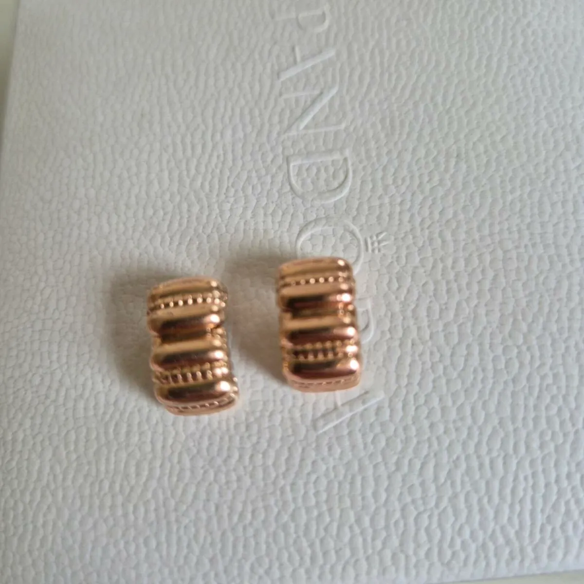 Pandora charm clips rose gold in great condition - Image 2