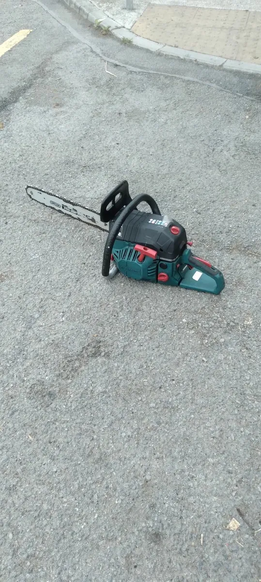 Chinasaw running like new price too sell - Image 1
