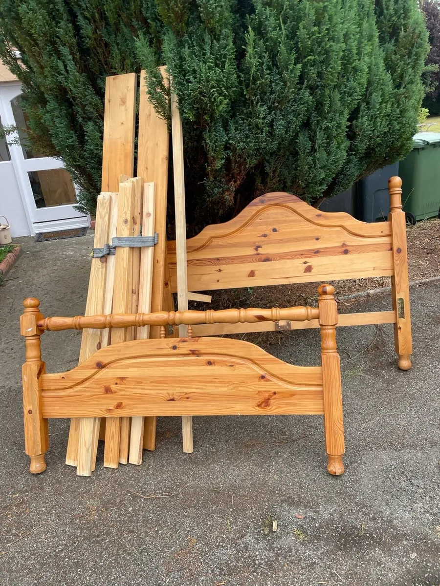 Double bed frame 4,6 ft - Image 1