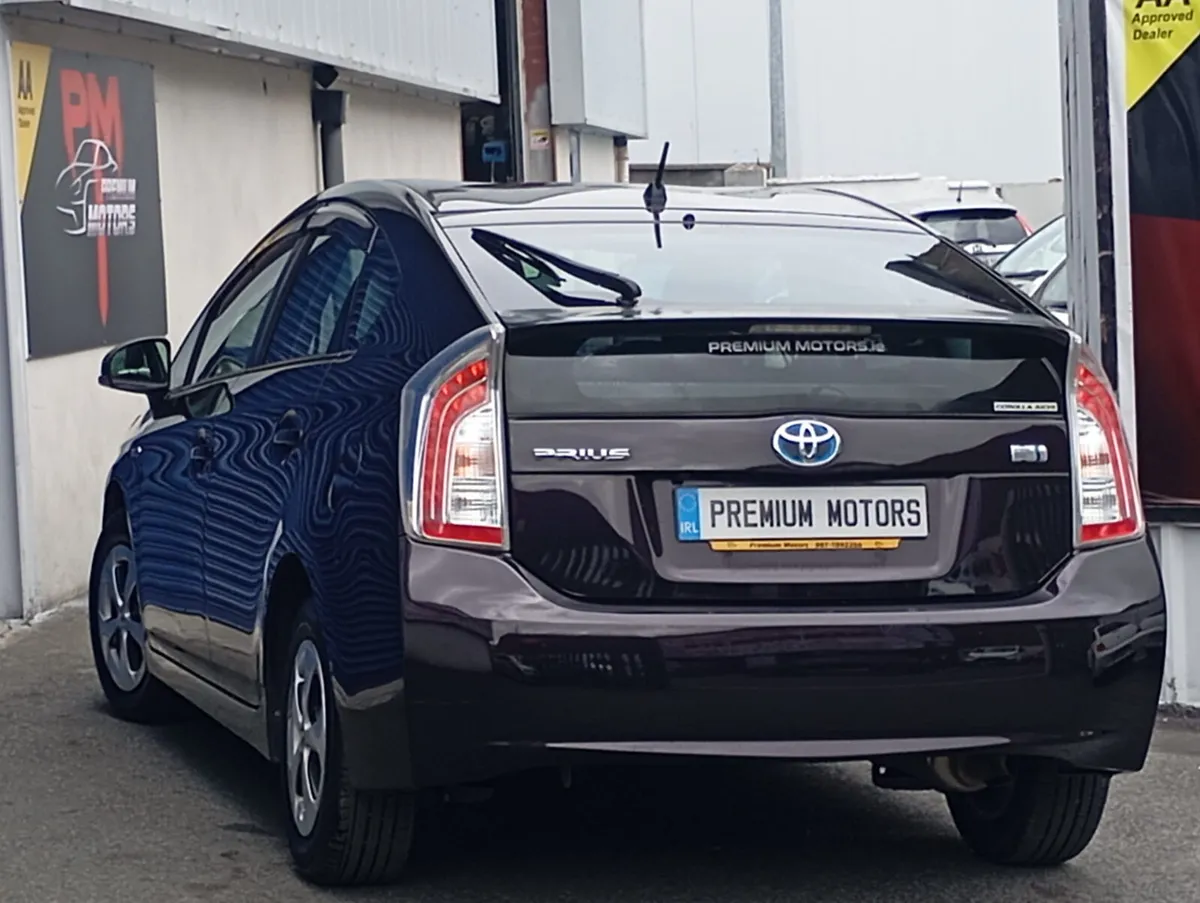 Toyota prius - Image 3