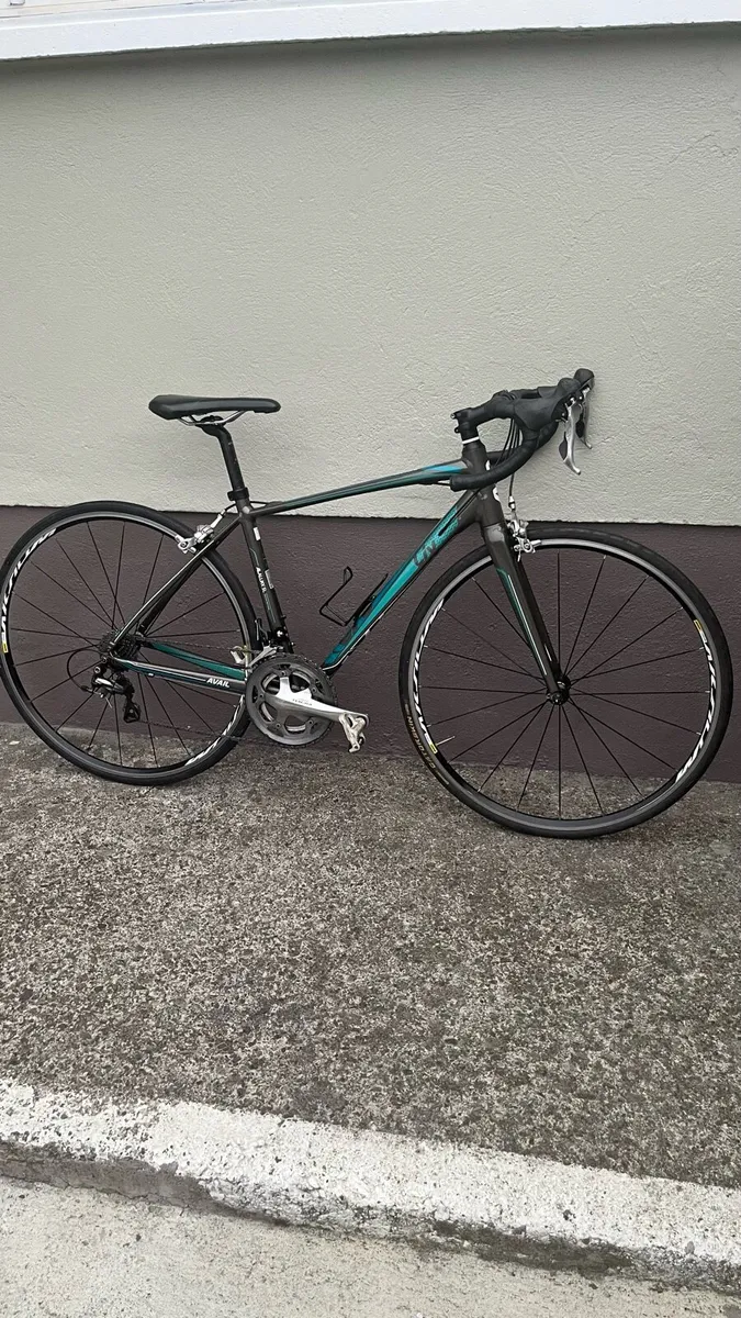 Giant avail women,s  Road bike. - Image 1