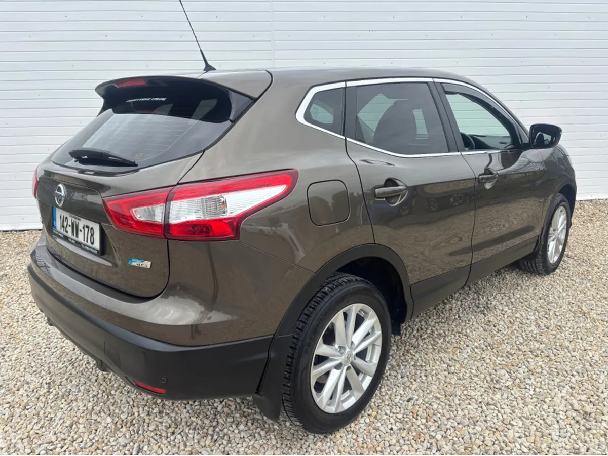 Nissan Qashqai 1.5 DSL SV SAFETY PK 4 4DR - Image 2