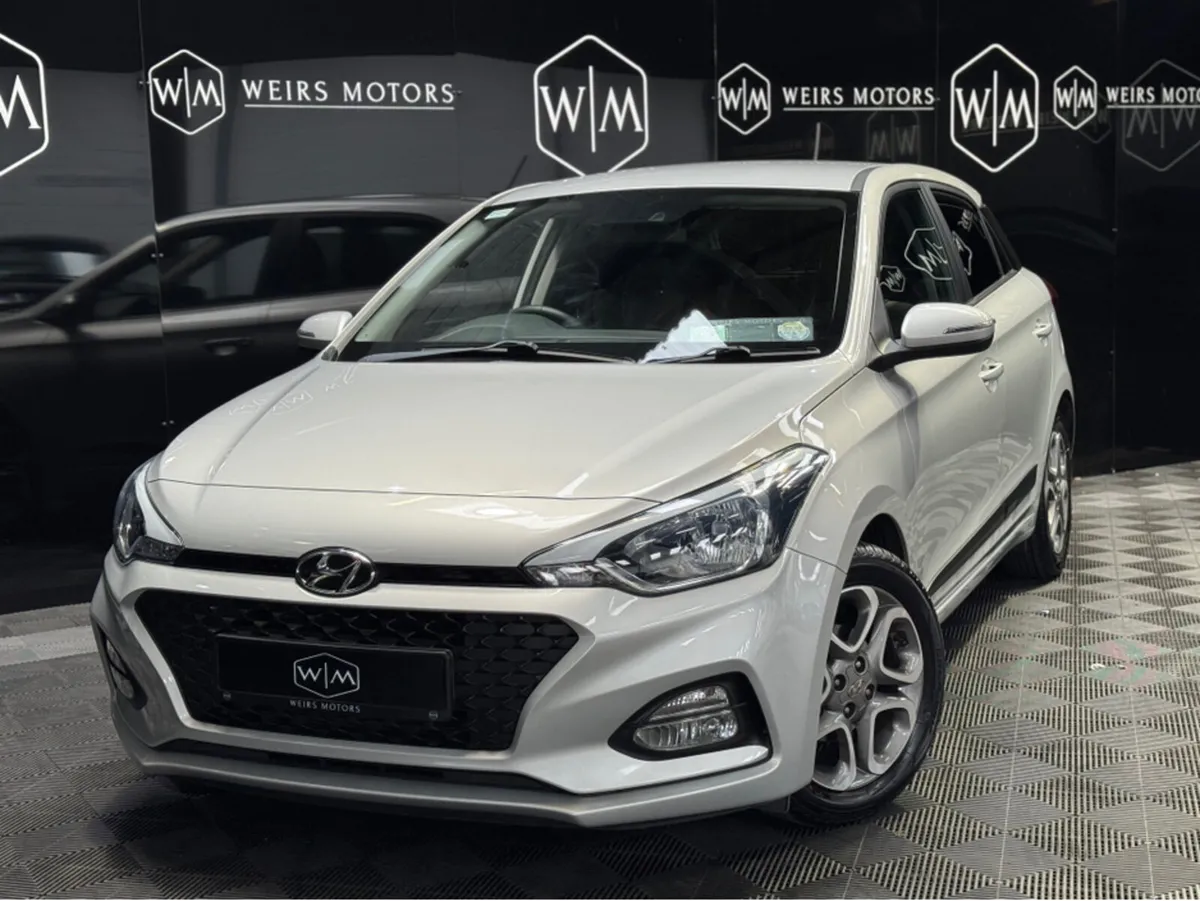 Hyundai i20 ACTIVE DELUXE PLUS//LOW MILLAGE//REVER - Image 2